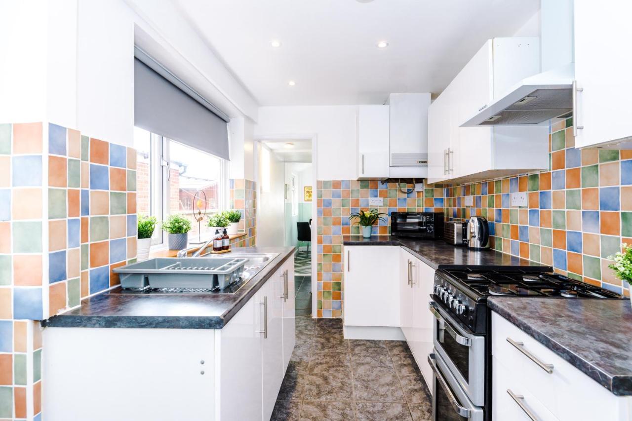 Harley House - Spacious Home With Free Netflix & Parking By Rocketbnb Coventry Eksteriør billede