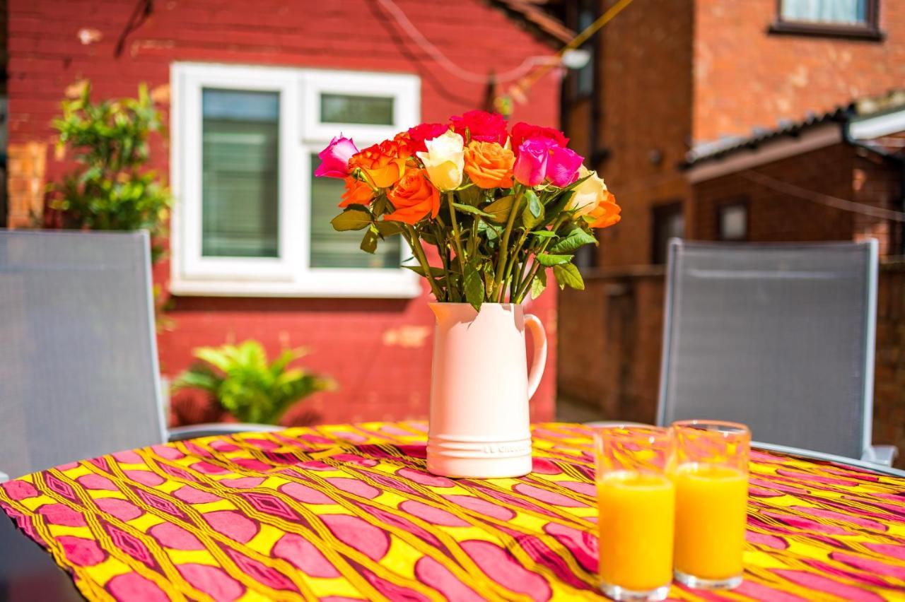 Harley House - Spacious Home With Free Netflix & Parking By Rocketbnb Coventry Eksteriør billede